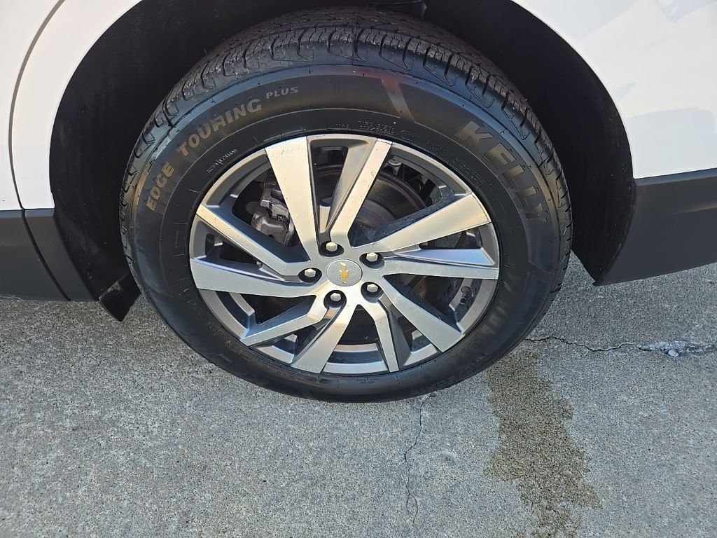 Used 2023 White Chevrolet Premier image 22
