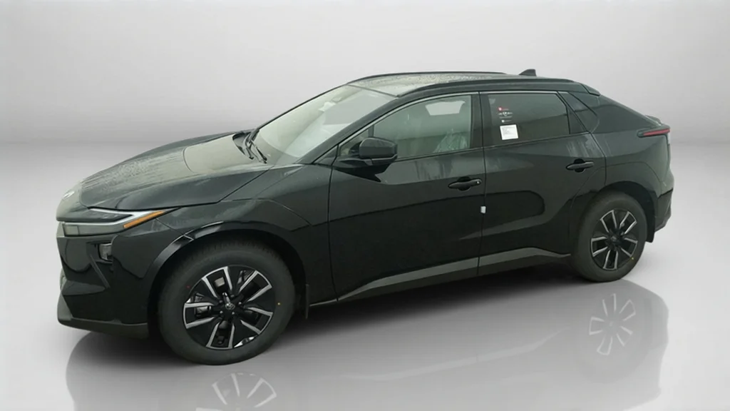 New 2027 Midnight Black Metallic Toyota XLE image 3