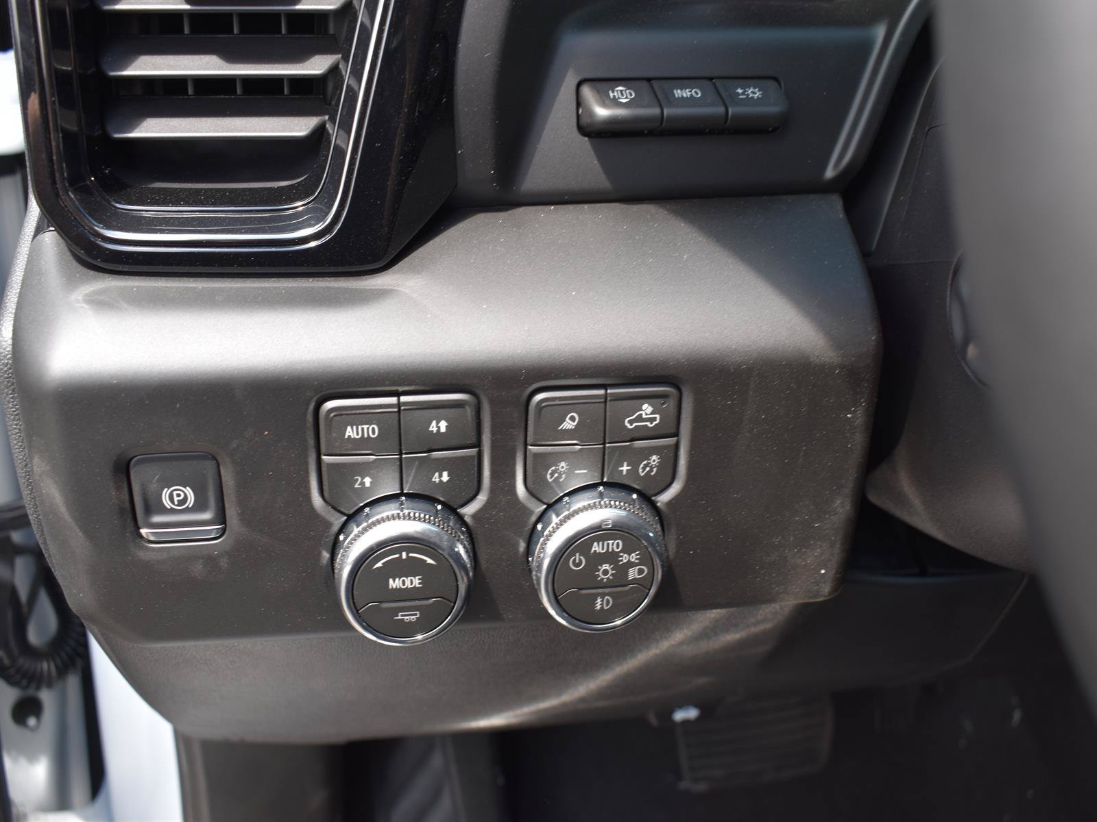 2026 GMC Sierra 1500 AT4 - Photo 16