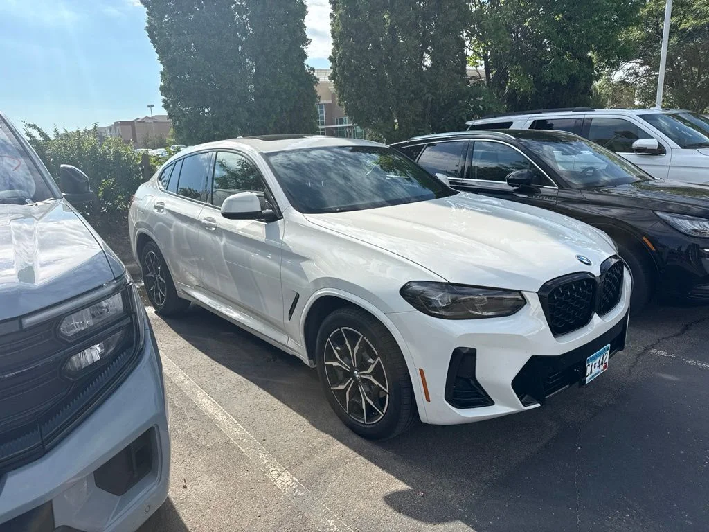 Used 2023 White BMW xDrive30i image 1