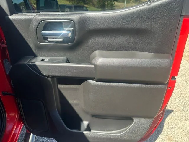 Used 2022 Red Chevrolet Custom image 19