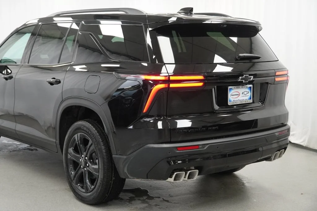 New 2027 Mosaic Black Metallic Chevrolet LT image 39