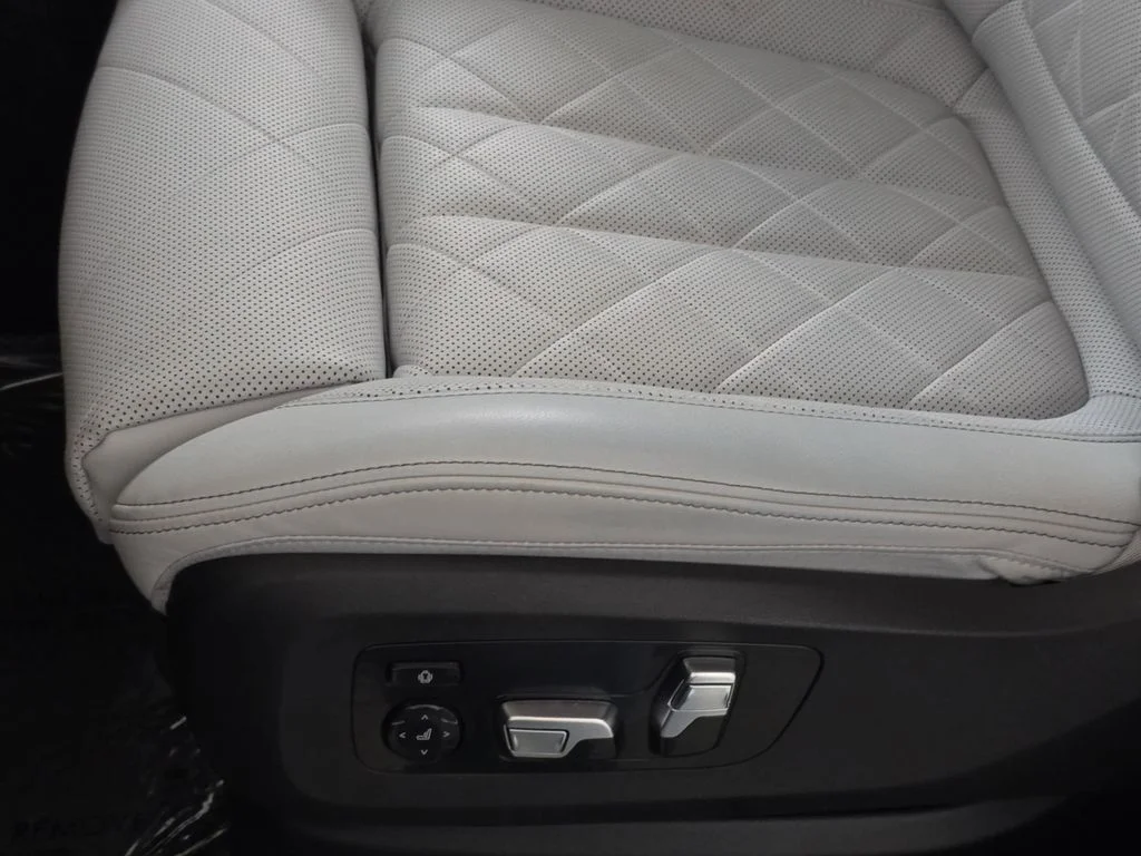 Used 2024 Brooklyn Gray Metallic BMW xDrive50e image 27