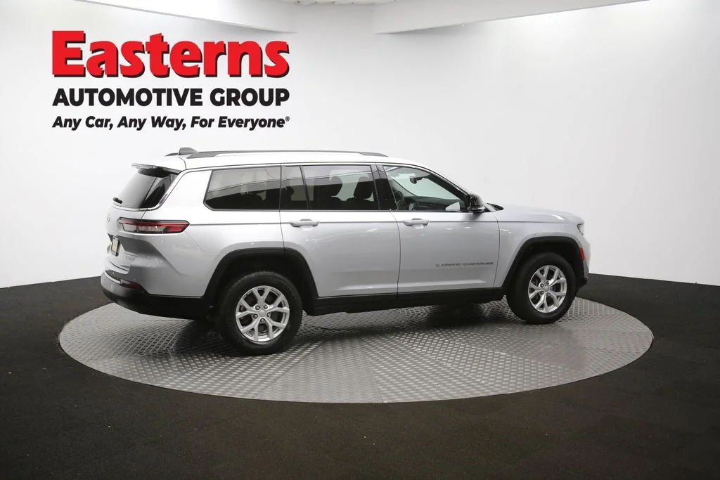 Used 2023 Silver Jeep Limited image 44