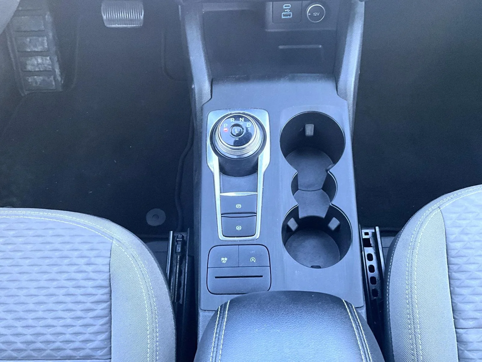 Used 2021 Gold Ford SE image 15