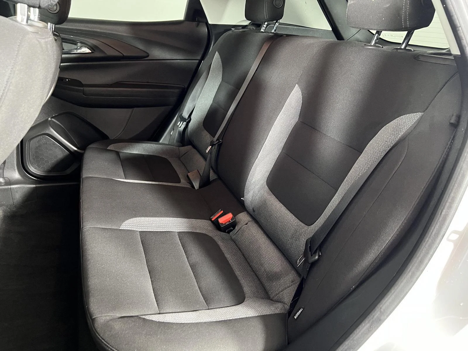 Used 2024 Summit White Chevrolet LT image 4