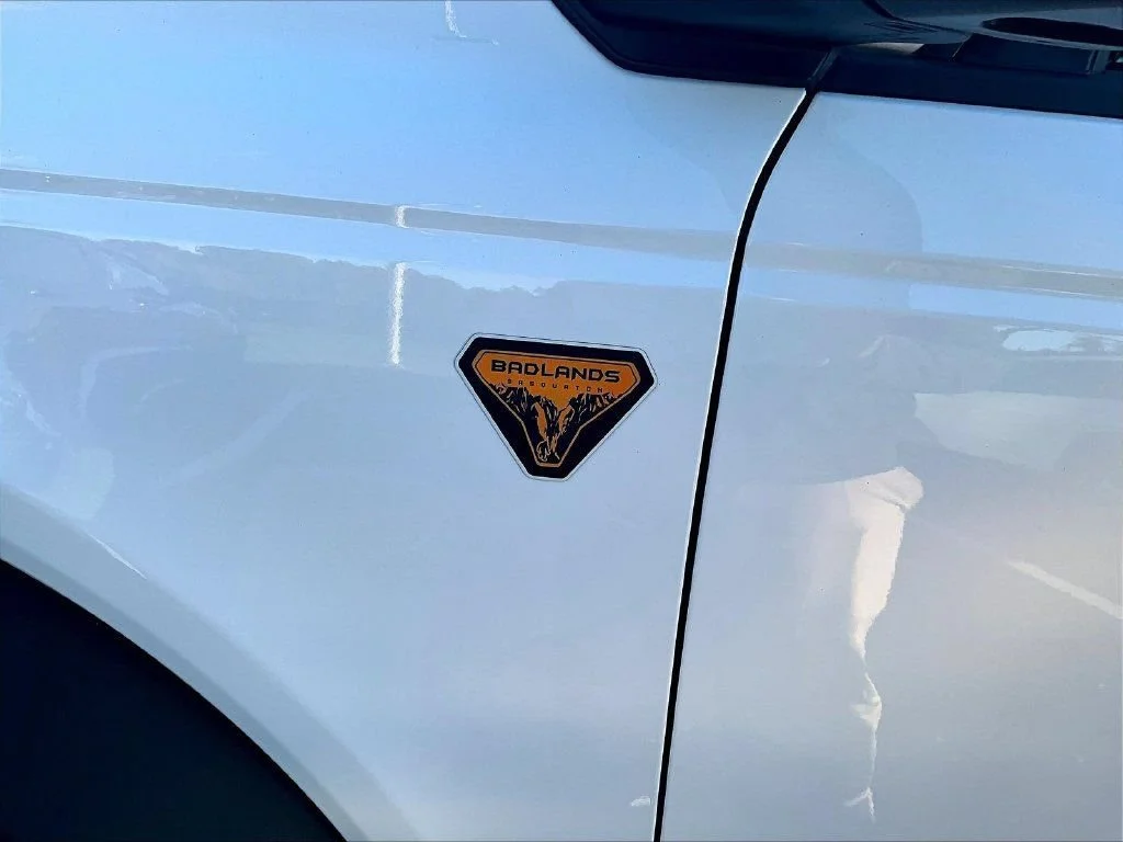 Used 2025 Oxford White Ford Badlands image 26