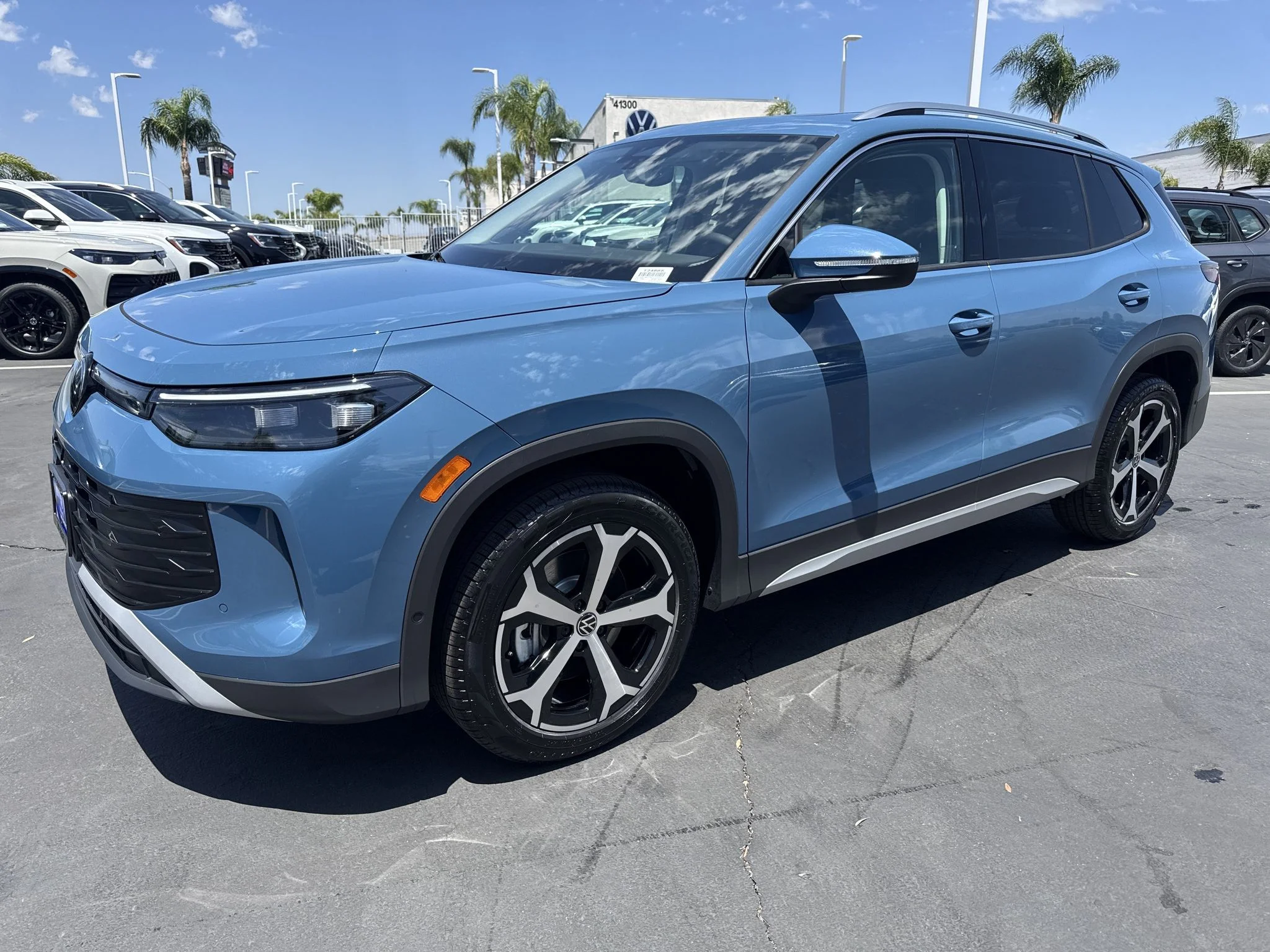 New 2026 Monterey Blue Pearl Volkswagen SE image 4