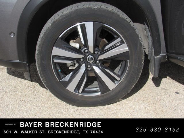 Used 2021 Gray Nissan Platinum image 40