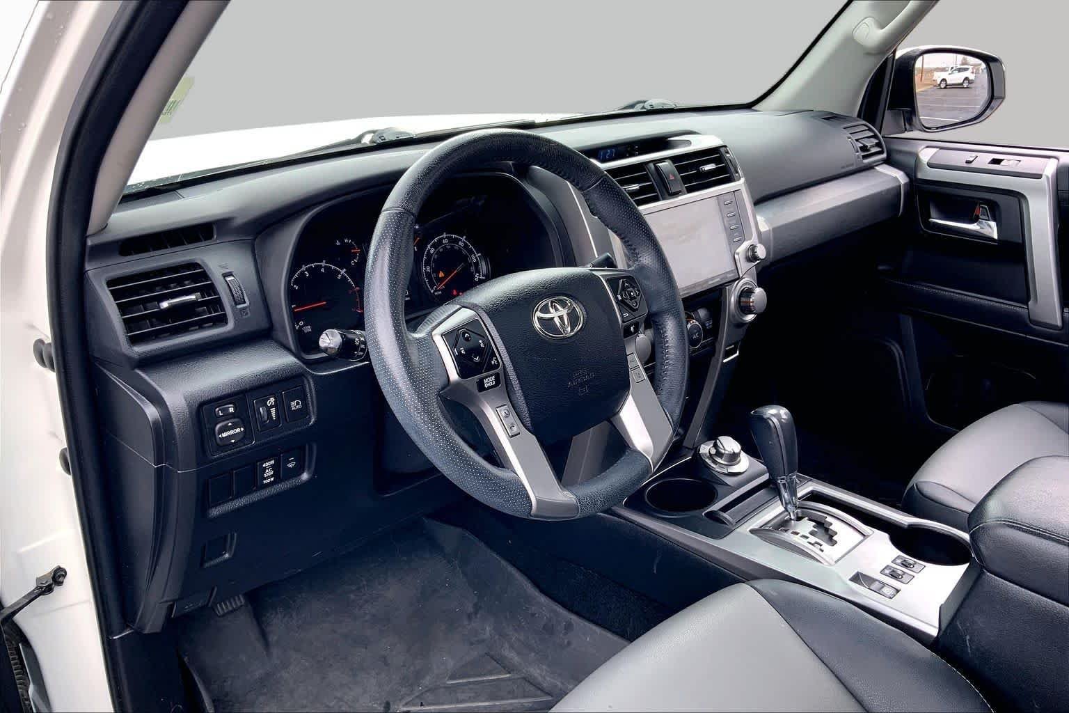 Used 2022 White Toyota SR5 Premium image 18