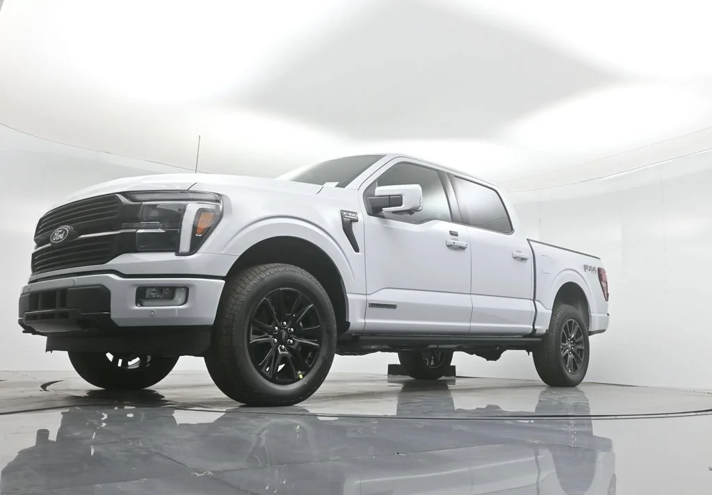 Used 2025 Space White Metallic Ford Platinum image 48