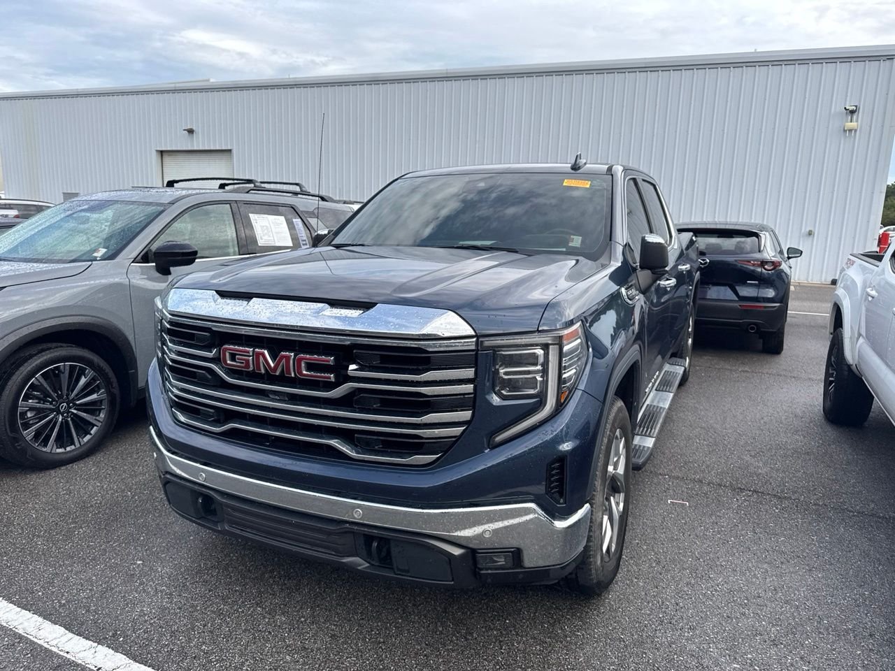 Used 2022 Blue GMC SLT image 1