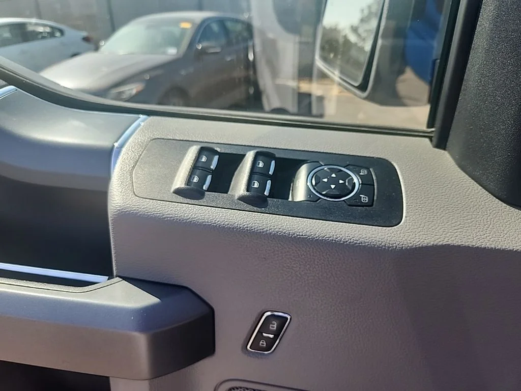 Used 2016 White Ford XLT image 26