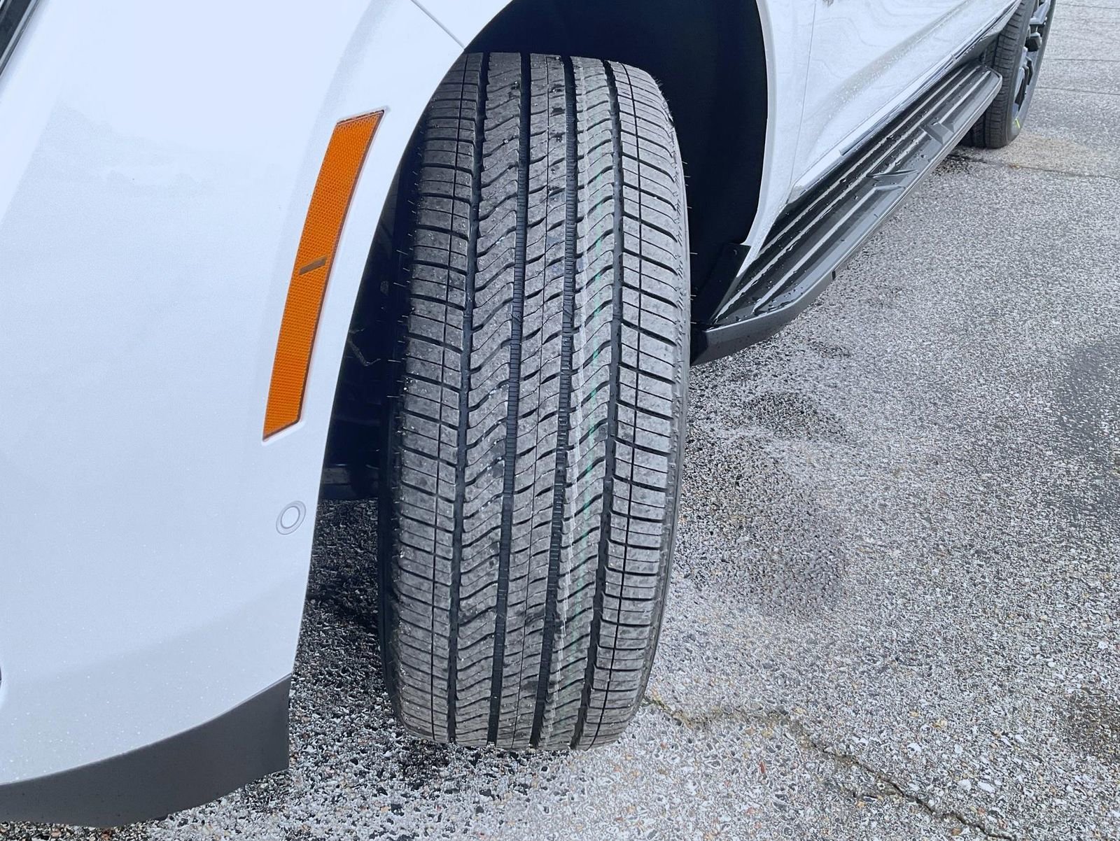 New 2026 Summit White GMC Elevation image 24