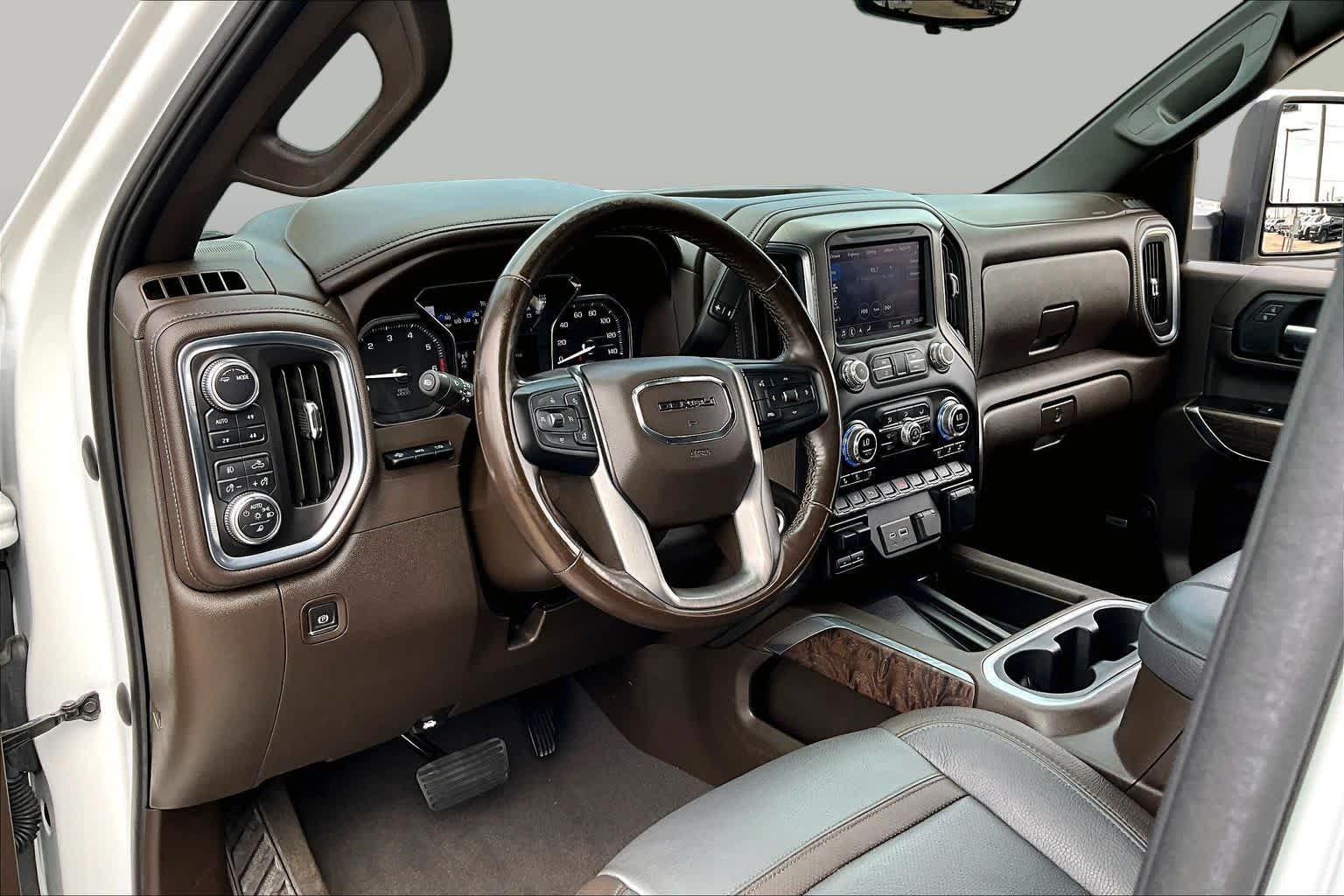 Used 2022 Summit White GMC Denali image 18