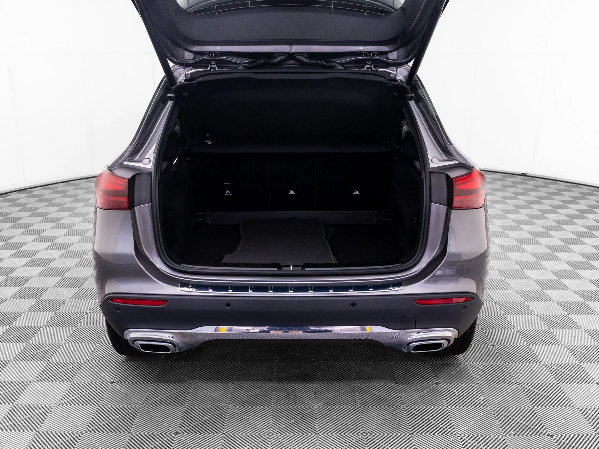 New 2026 Gray Mercedes-Benz GLA 250 image 36
