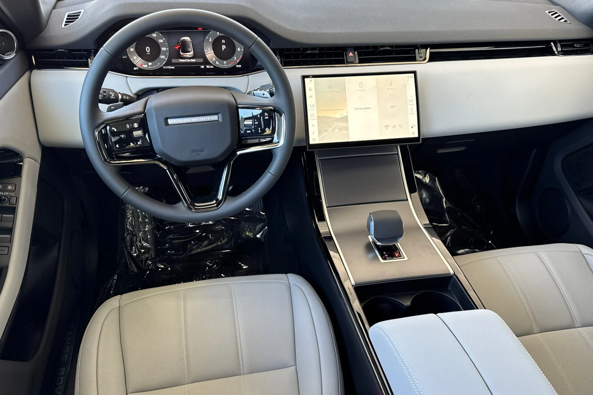 New 2026 ARROIOS GREY Land Rover Core S image 16