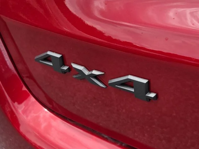 New 2026 Red Hot Pearlcoat Jeep Latitude image 29