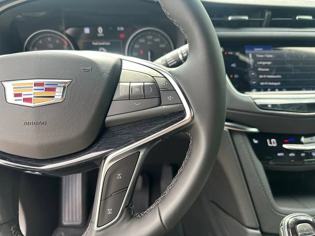 New 2026 Crystal White Tricoat Cadillac Premium Luxury image 34
