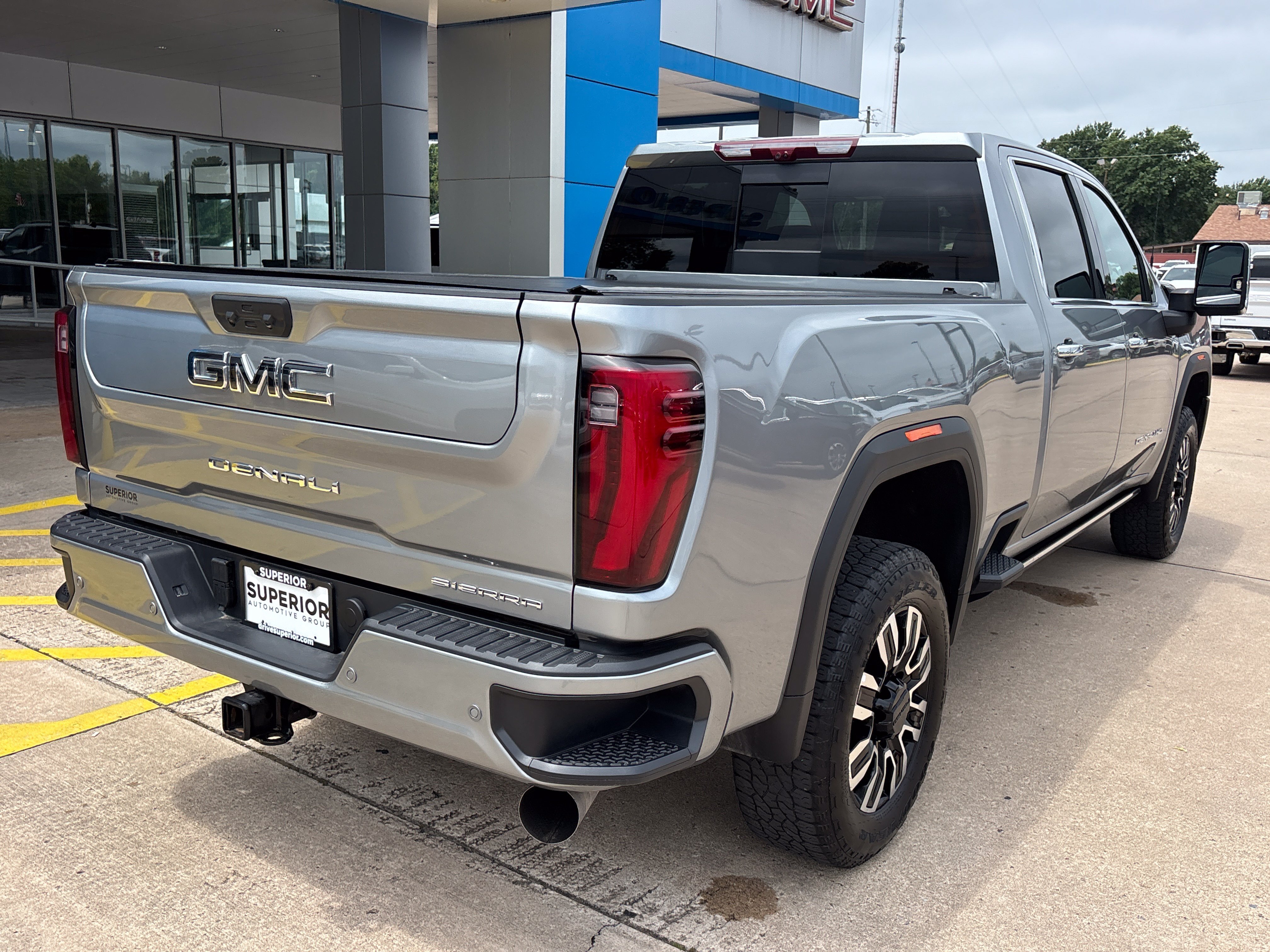 Used 2025 Sterling Metallic GMC Denali Ultimate image 3