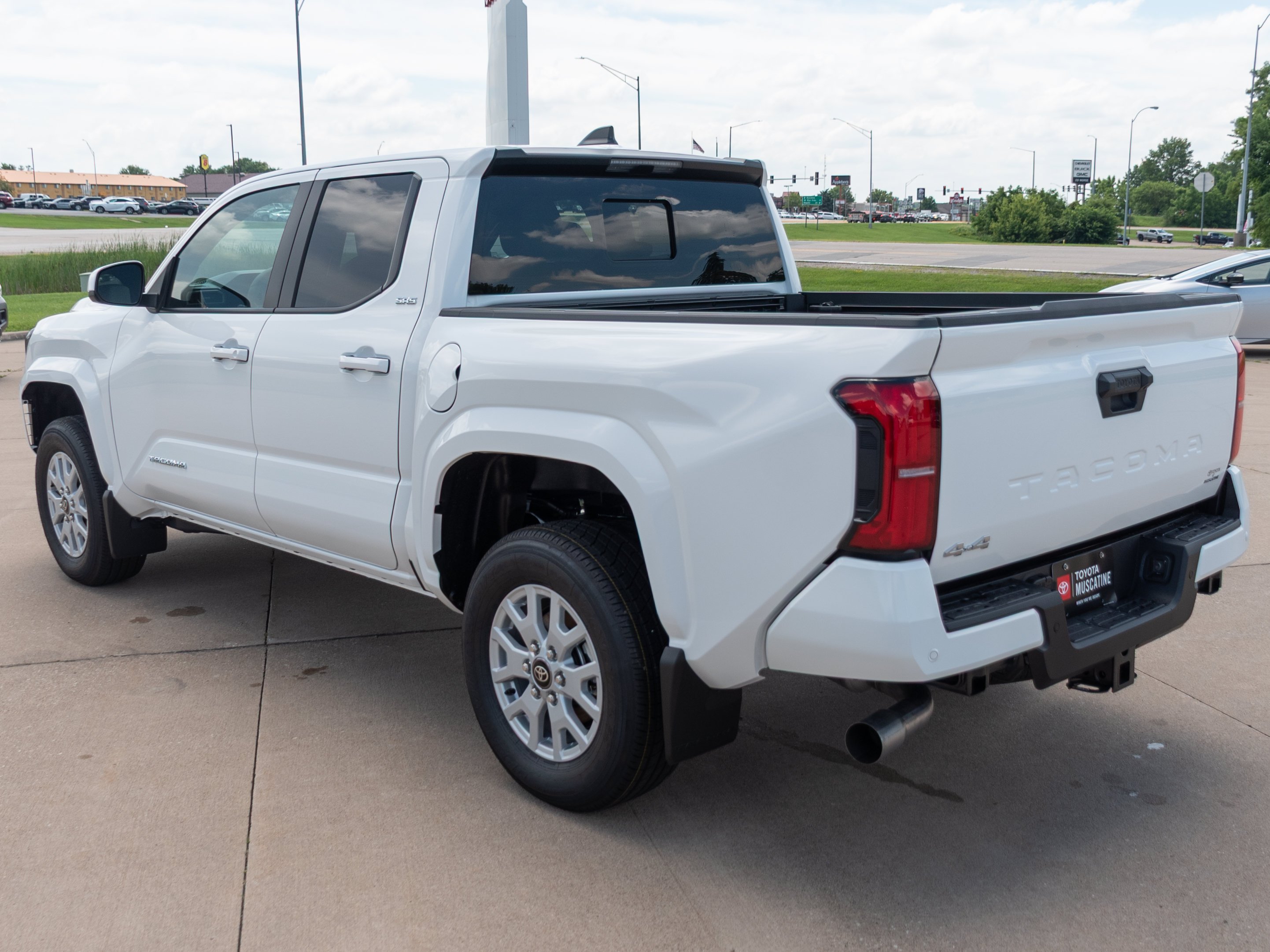 2026 Toyota Tacoma SR5 - Photo 20