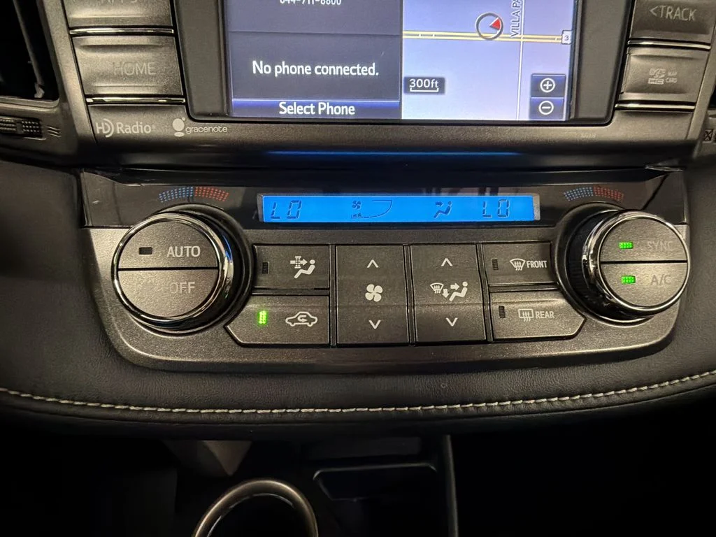 Used 2015 Blue Toyota XLE image 21