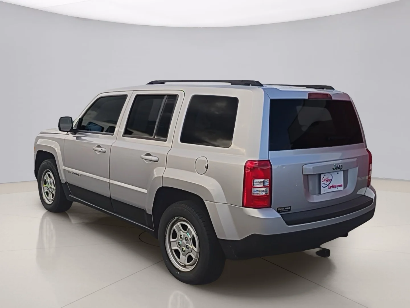 Used 2012 Silver Jeep PATRIOT image 3