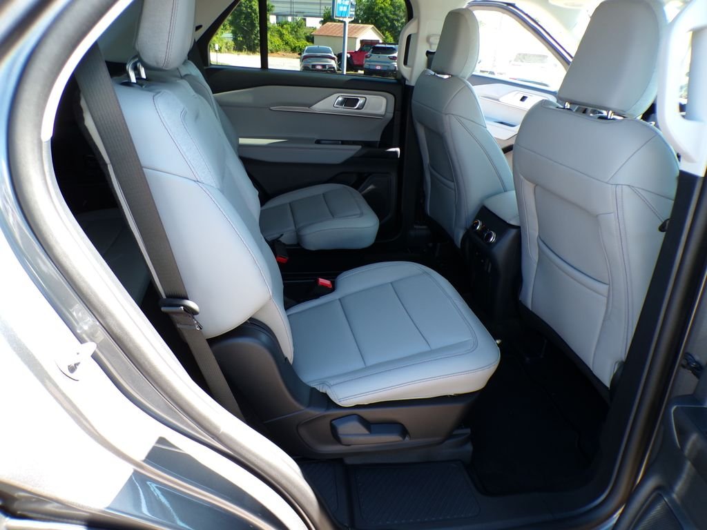 New 2026 Carbonized Gray Metallic Ford Active image 29