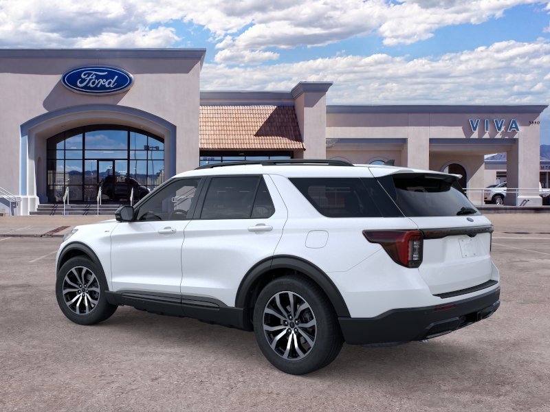 New 2026 Star White Metallic Tri-Coat Ford ST-Line image 4