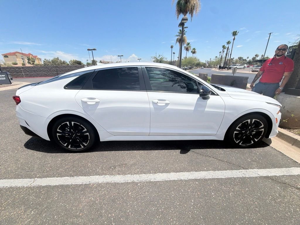 Used 2022 White Kia GT-Line image 4