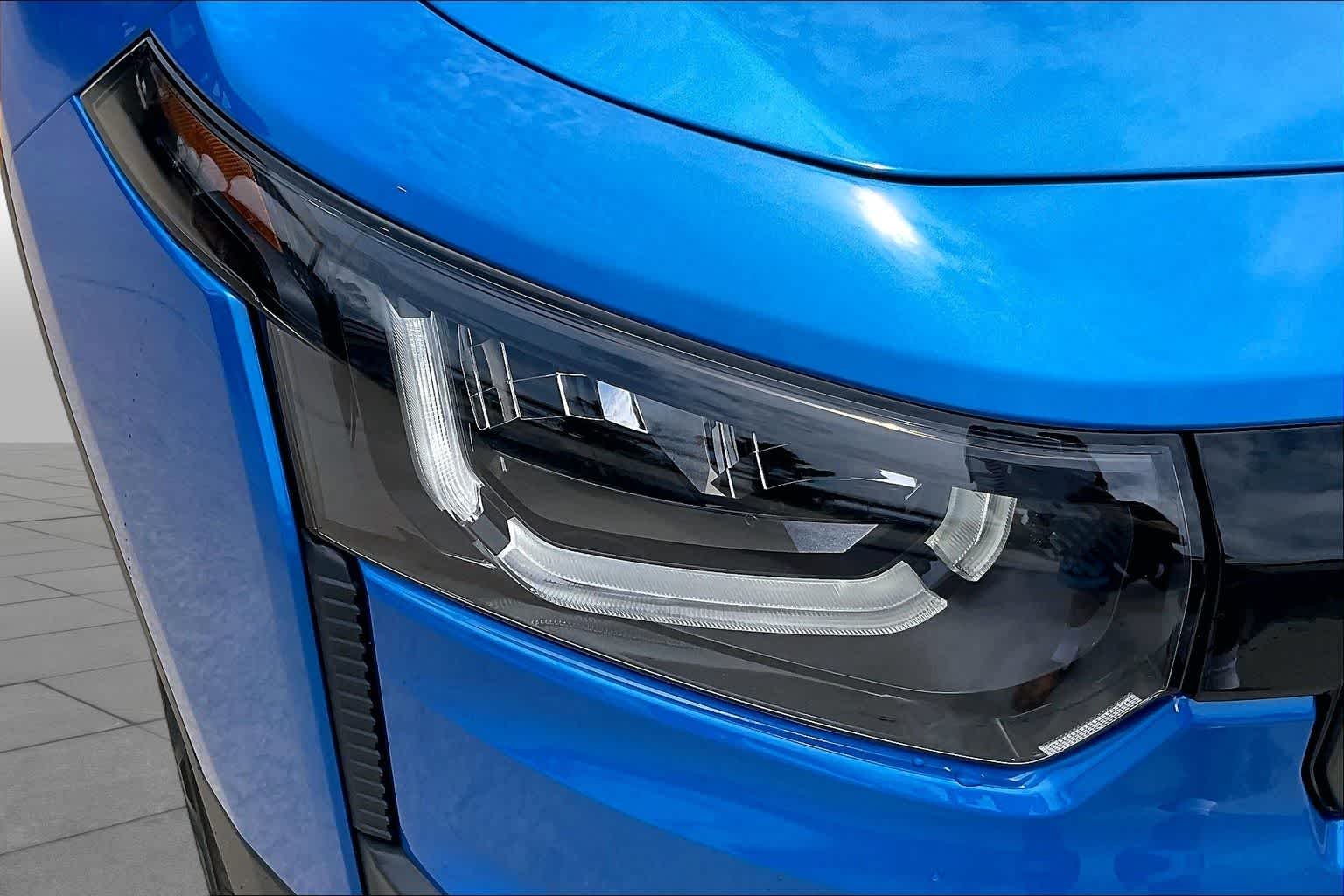 New 2026 Hydro Blue Pearl-Coat Exterior Paint Jeep Laredo image 13