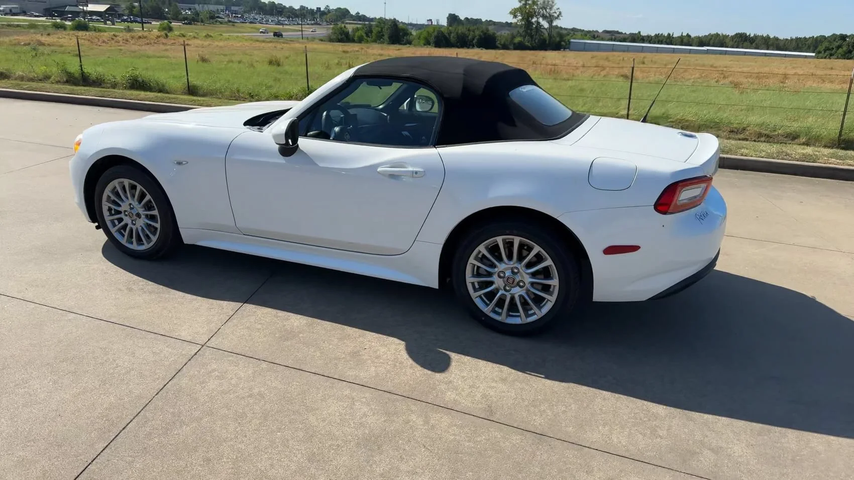 Used 2017 Bianco Gelato White FIAT Classica image 6