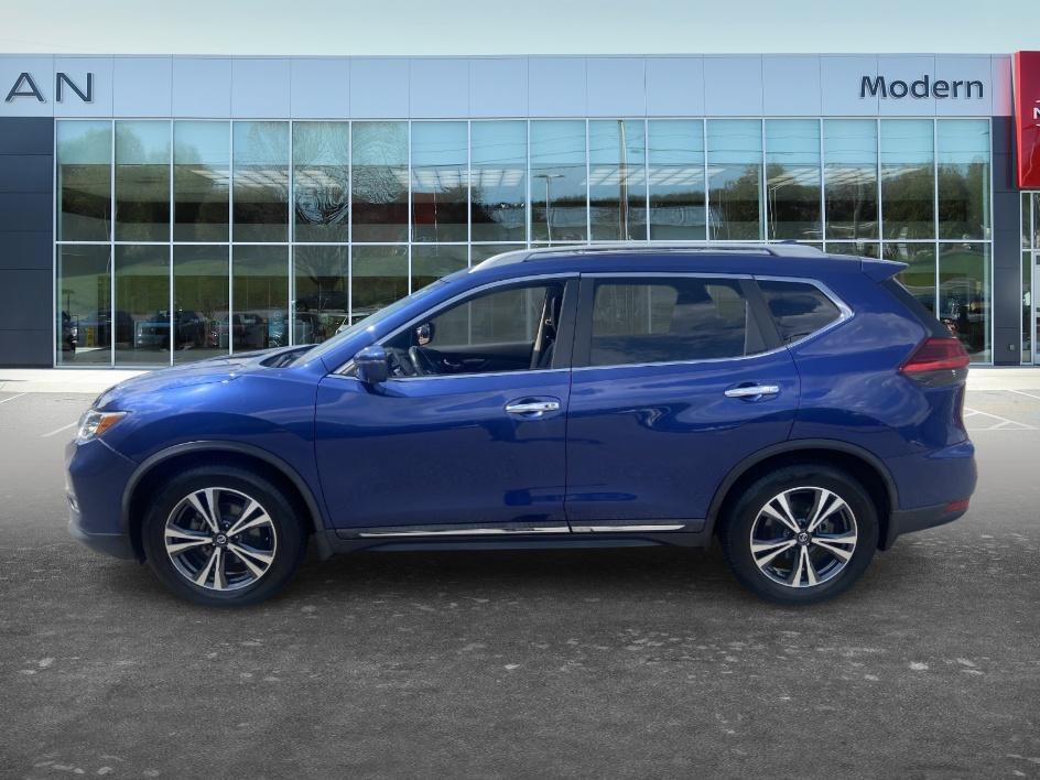 Used 2017 Caspian Blue Nissan SL image 7