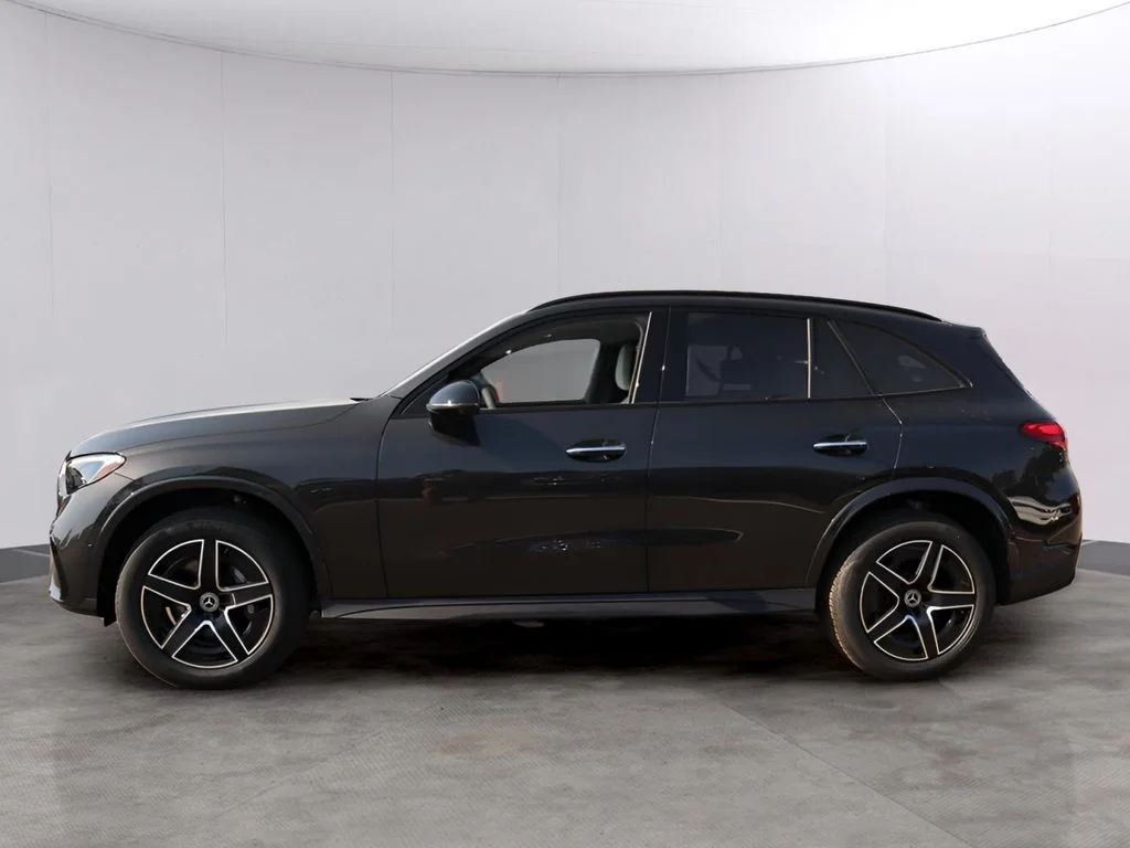New 2026 Graphite Grey Metallic Mercedes-Benz GLC 300 image 4