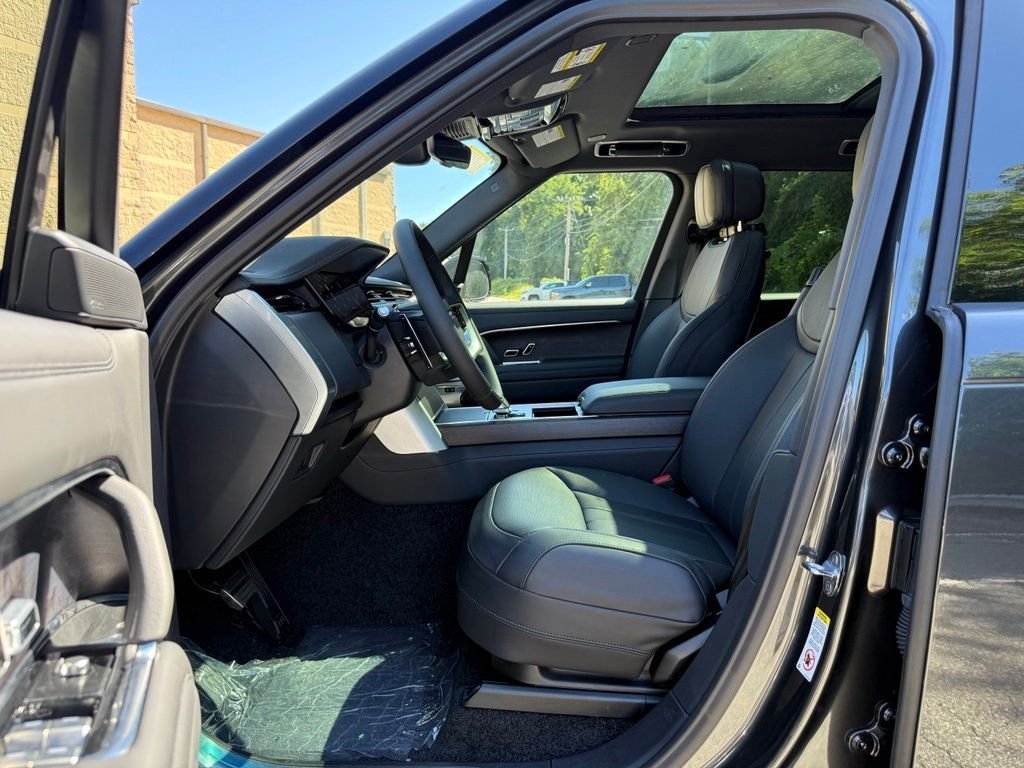 New 2026 Carpathian Grey LAND ROVER SE image 11
