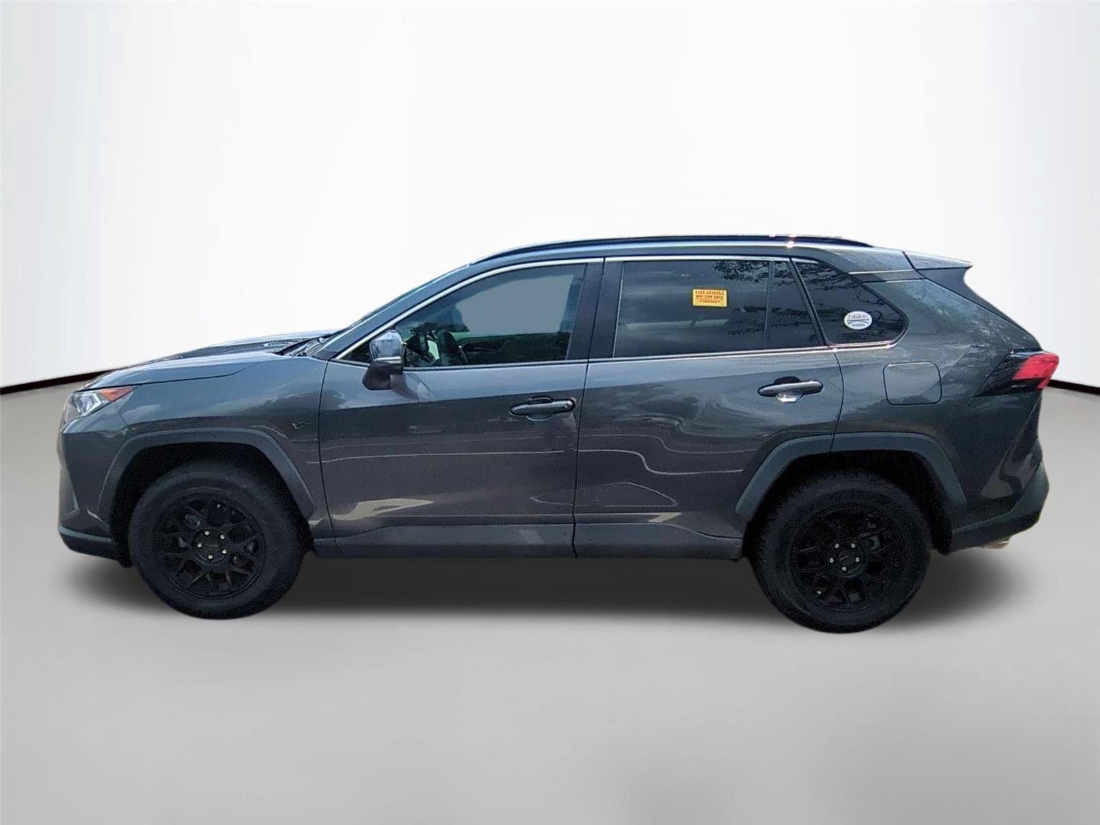 Used 2020 Magnetic Gray Metallic Toyota XLE image 4