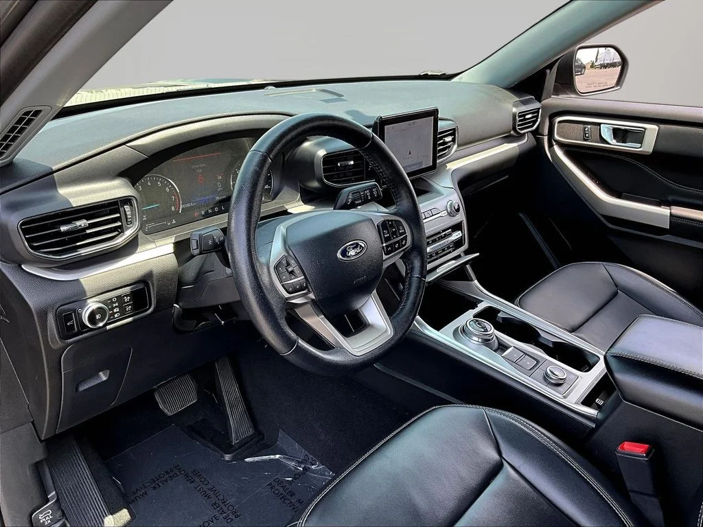 Certified Used 2023 Gray Ford XLT image 19