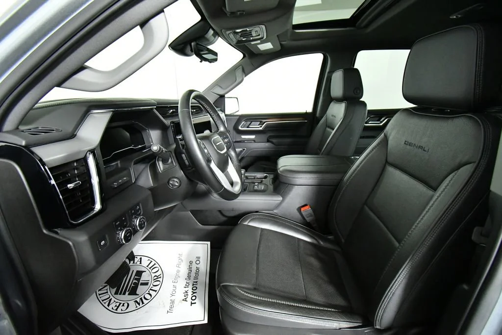 Used 2025 Sterling Metallic GMC Denali image 5