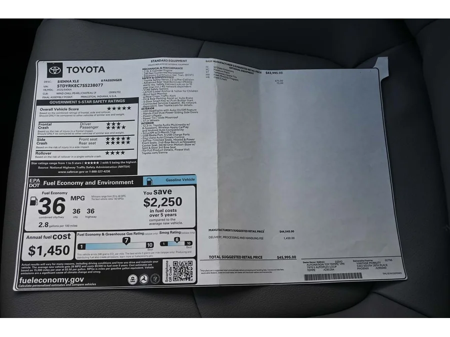 New 2025 WHITE Toyota XLE Mobility Handicap Van image 37