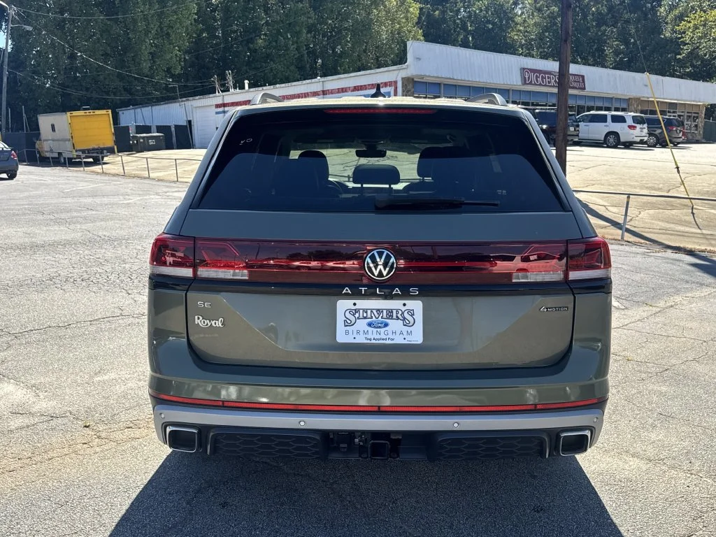 Used 2024  Volkswagen 2.0T Peak Edition SE w/Technology image 6