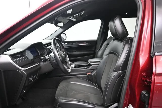 Used 2021 Velvet Red Pearlc Jeep Altitude image 9