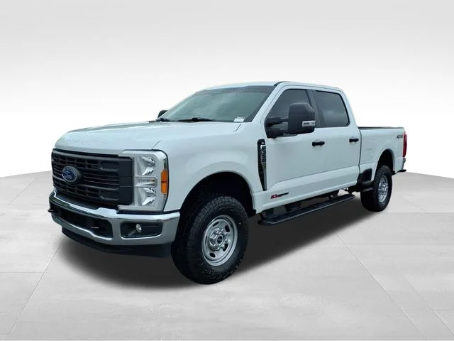 Used 2023 White Ford XL image 2