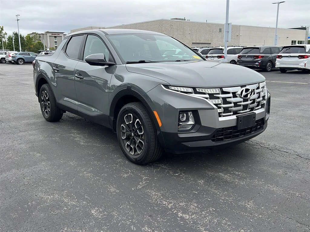 Used 2023 Hampton Gray Hyundai SEL image 12