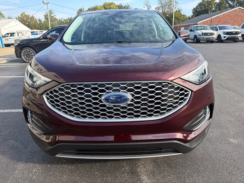 Used 2023 Burgundy Velvet Metallic Tinted Clearcoat Ford SEL image 8