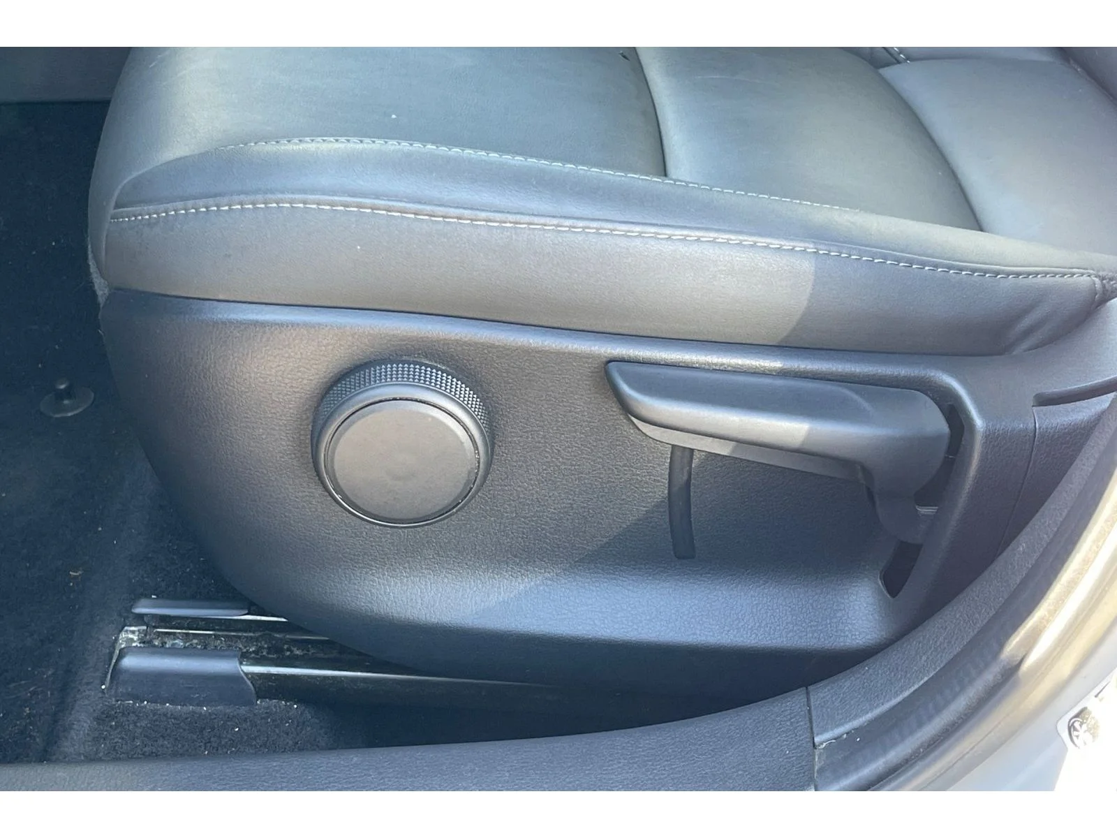 Used 2024 CERAMIC Mazda Select image 14