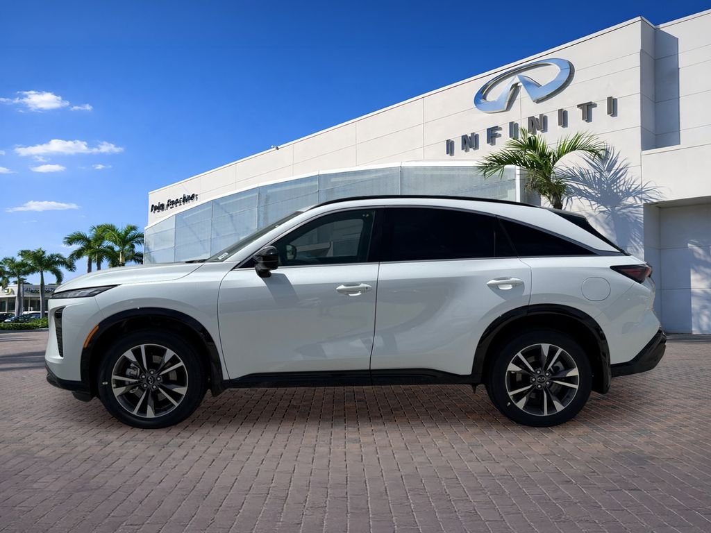 New 2027 RADIANT WHITE INFINITI Luxe AWD image 4
