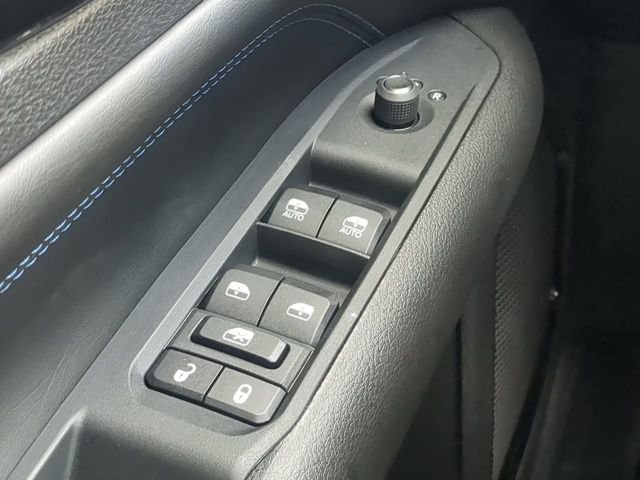 New 2026 Hydro Blue Pearl-Coat Exterior Paint Jeep Latitude image 28