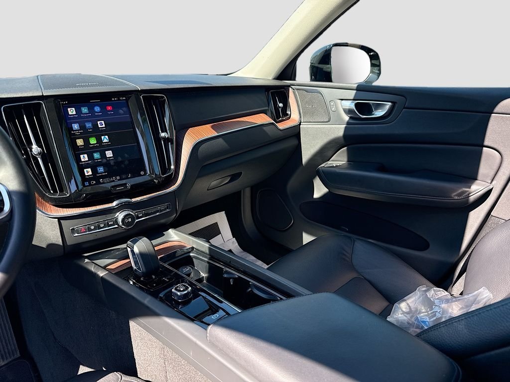 2024 Volvo XC60 Plus - Photo 21