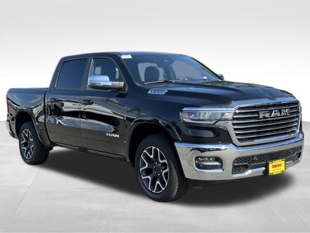 NEW 2026 RAM 1500 LARAMIE CREW CAB 4X4 5'7' BOX