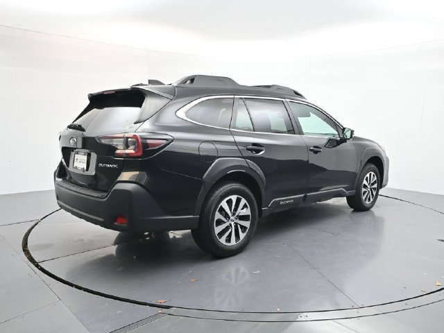 Used 2024 Crystal Black Silica Subaru Premium image 7
